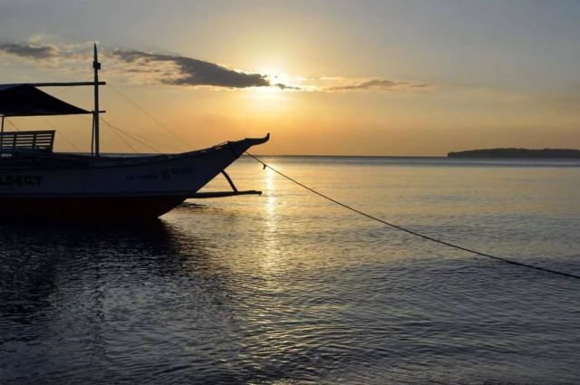 La quiete
.
#sunset #sunsetphotography #sunsets_captures #sunsetlovers #tv_sunsets #seascape #jj_sunsetlovers #boat #outriggercanoe #donsol #donsolsorsogon #travellingasia #luzon #luzonphilippines #philippines #travelphotography #traveller #travelblogger